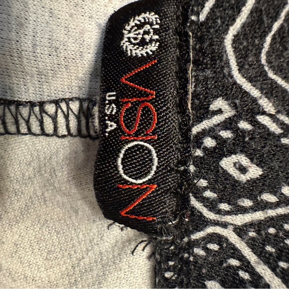 Women's Geometric Tribal Design Leggings - Black and White - Picture 2 of 2